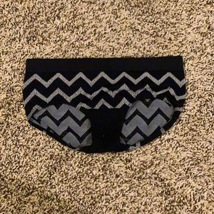 i am selling these panties because they don’t fit